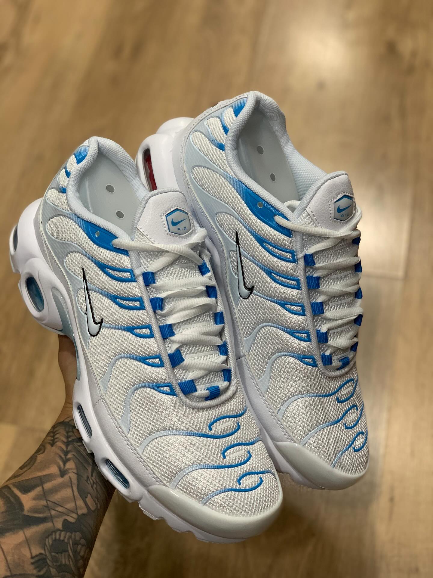 NIKE AIR MAX REFLECTIVE PLATINUM BLUE WHITE