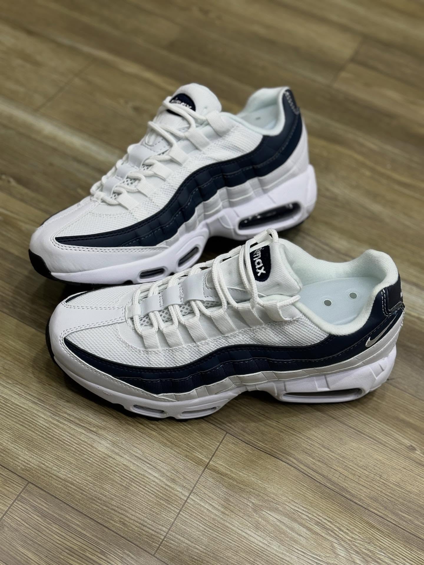 NK AIR MAX 95 TRIPLE WHITE