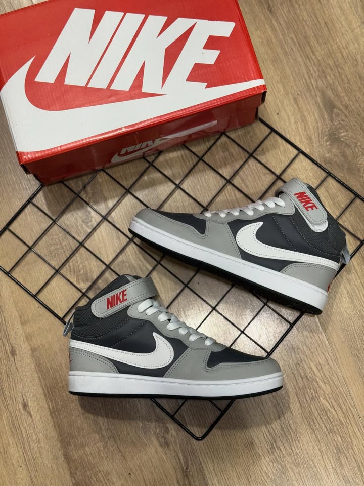 NK Court Borough Cinza