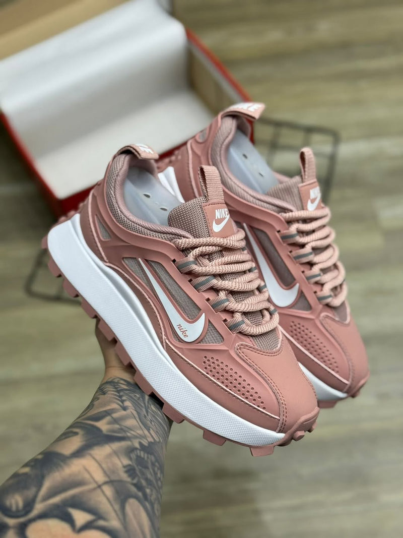 NIKE BAILLELI ROSA