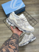 TENIS ASICS GEL- NYC BEGE CINZA
