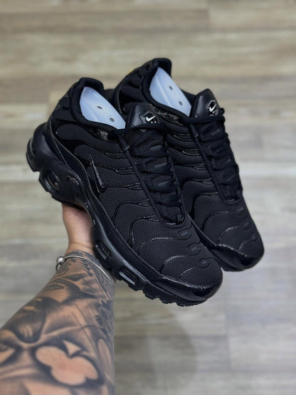 NK TN BLACK IN BLACK