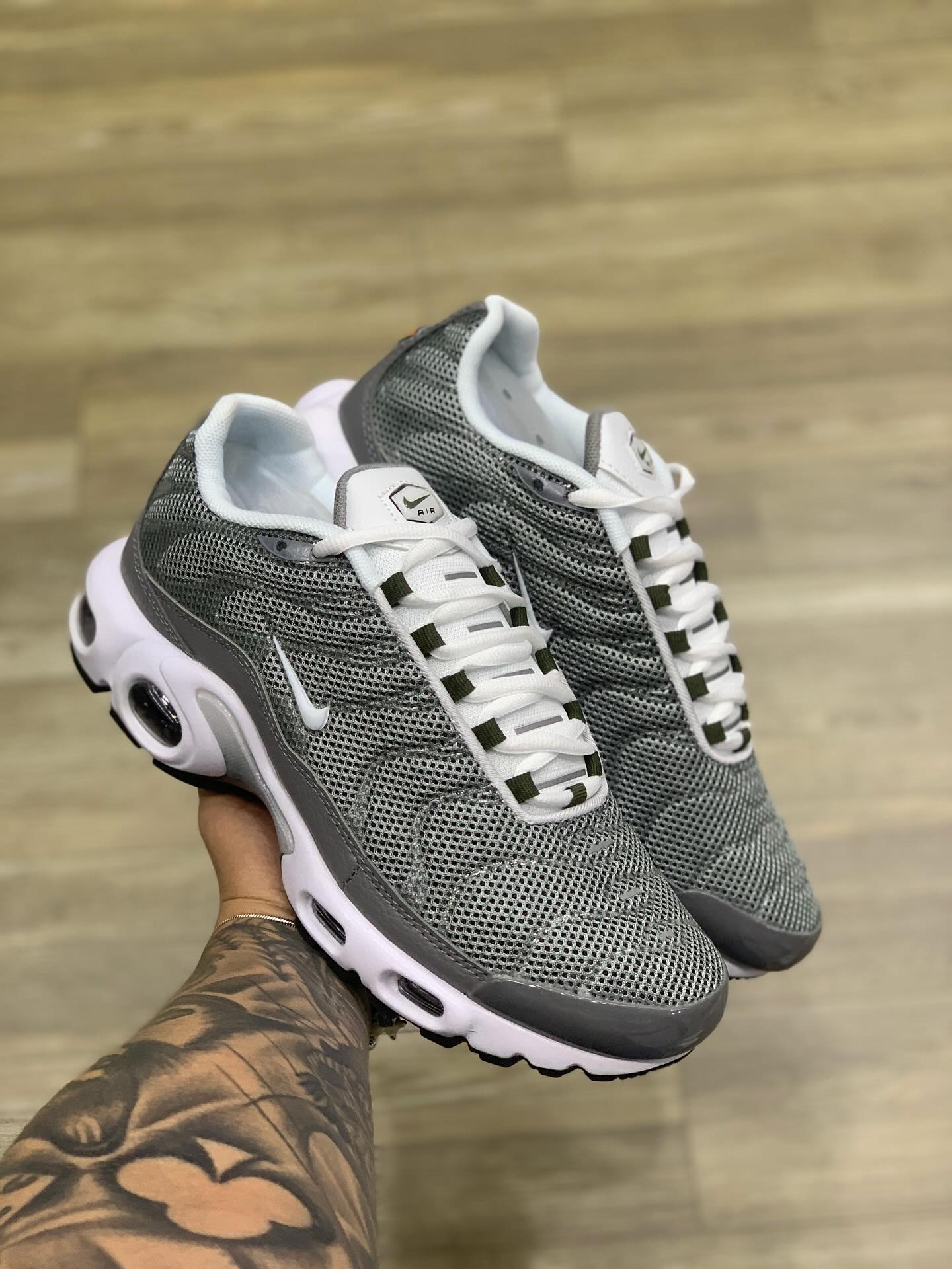 NK TN FLAT PEWTER - IMPORTADO