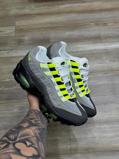 NK AIR MAX 95 OG BRIGHT MANDARIN