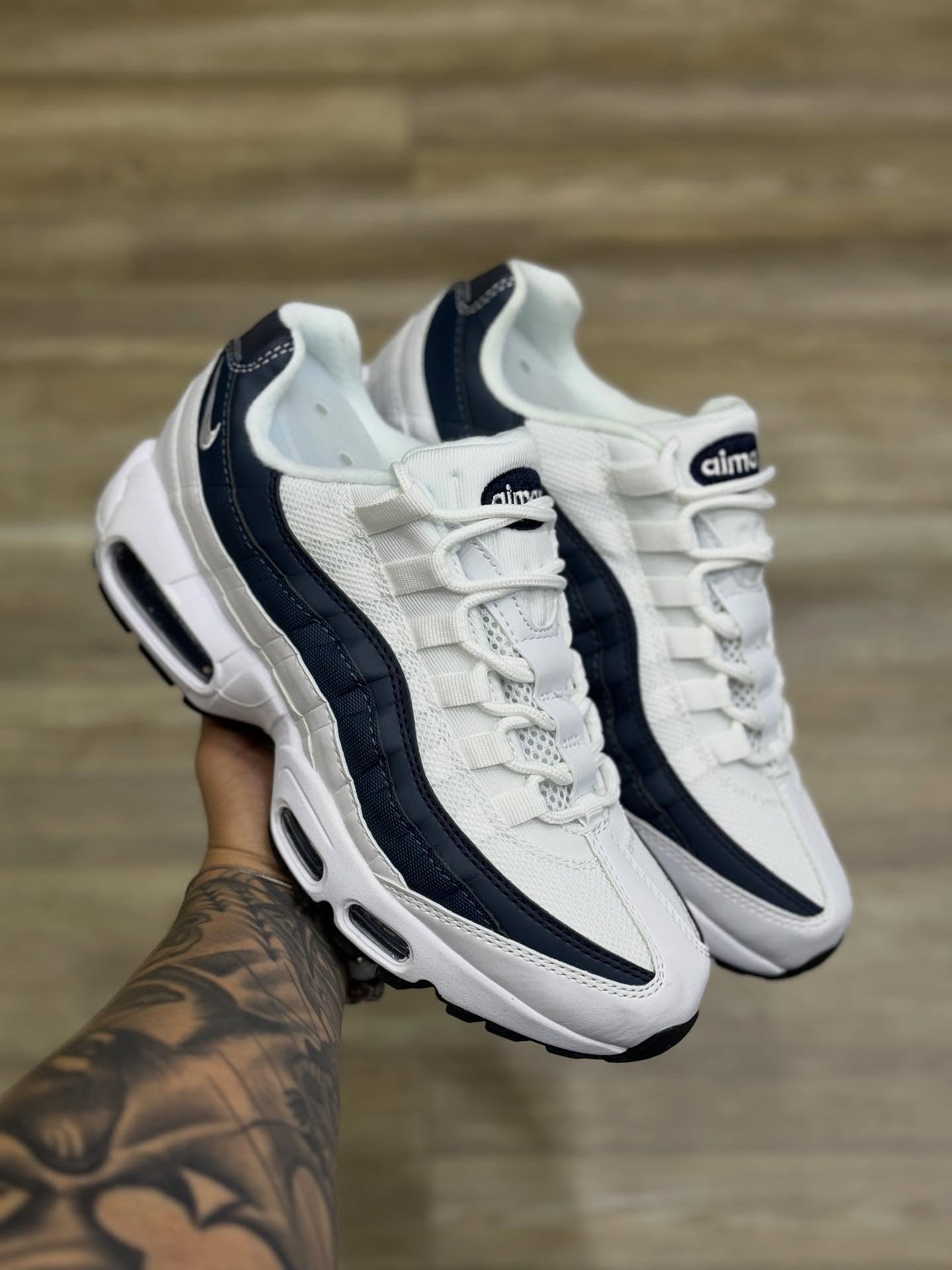 NK AIR MAX 95 TRIPLE WHITE