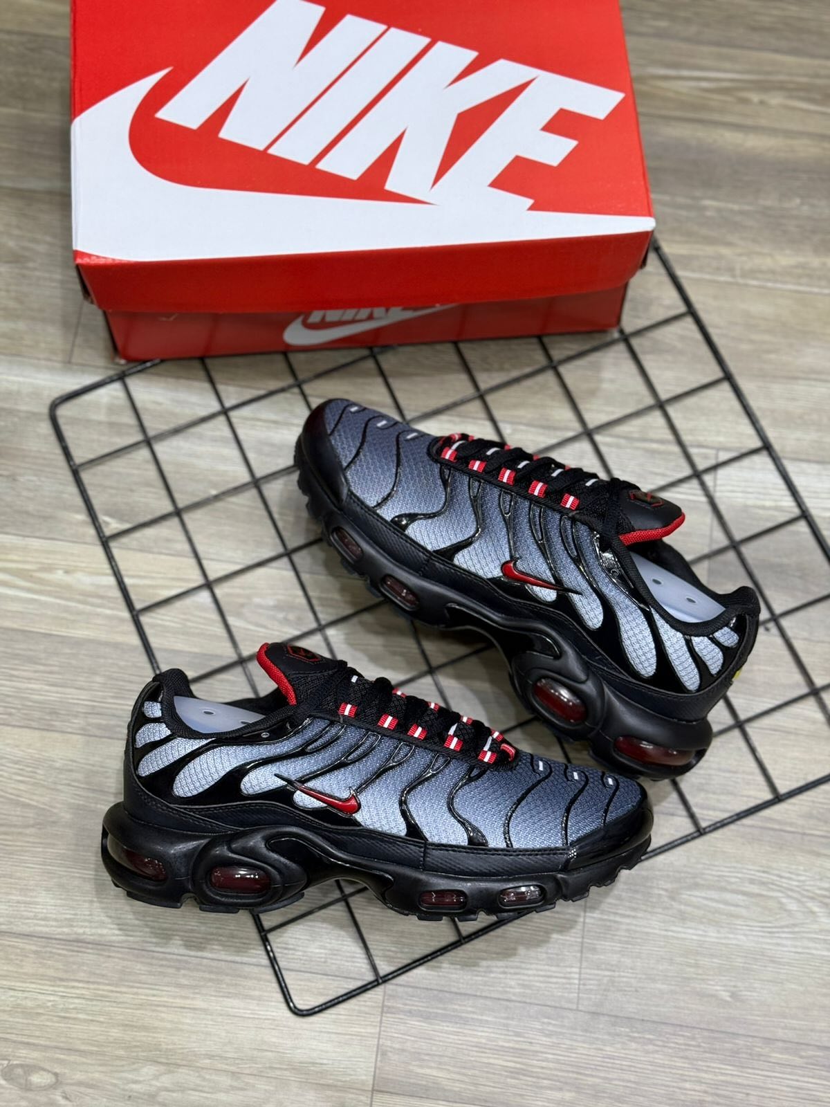 NK TN RED BELLY BLACK - IMPORTADO