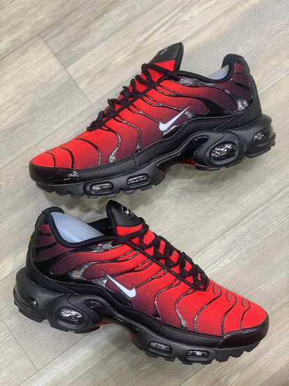 NK AIR MAX TN COLORWAY UNIVERSITY RED & BLACK