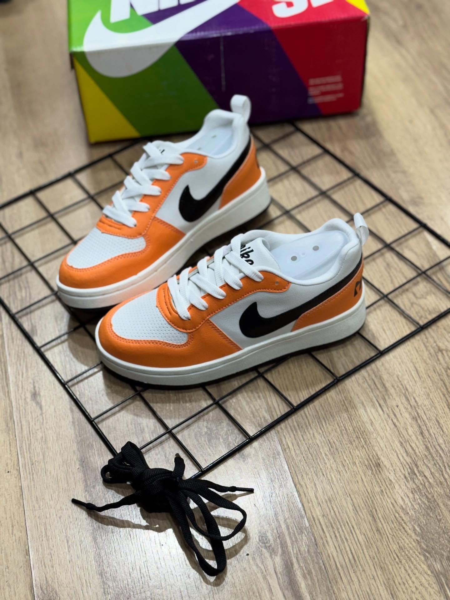 NK SB DUNK TWIST ORANGE