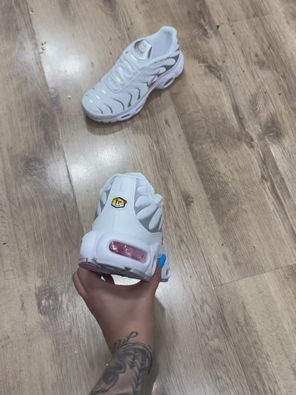 NK TN WHITE & PINK RISE