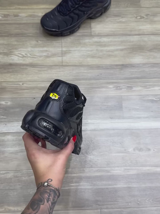 NK TN BLACK IN BLACK