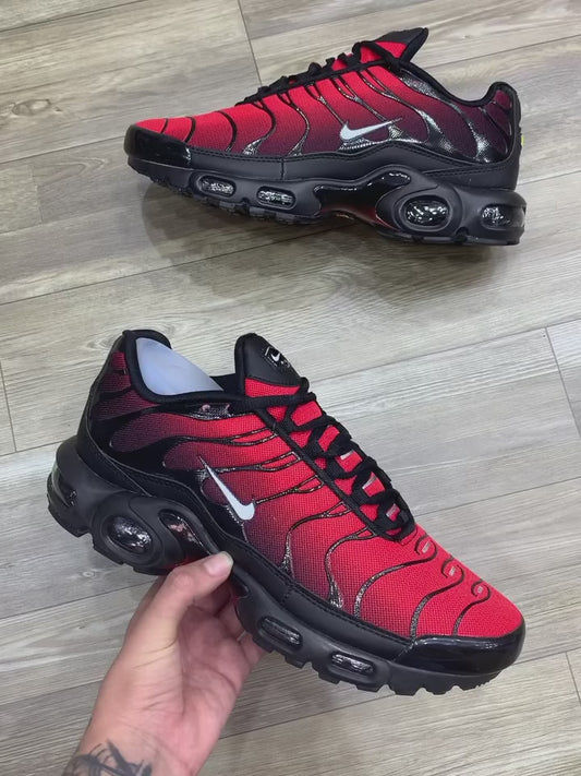 NK AIR MAX TN COLORWAY UNIVERSITY RED & BLACK